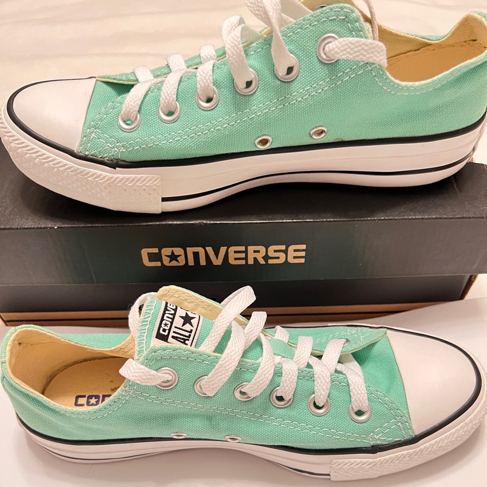 Converse Sneakers (Unisex) Mens (5) Womens (7)
